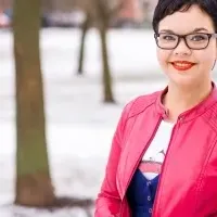 サラ・シムッカ来日！