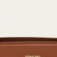 FERRAGAMOの「ハグ」