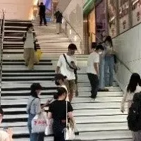 天神の巨大ピアノ